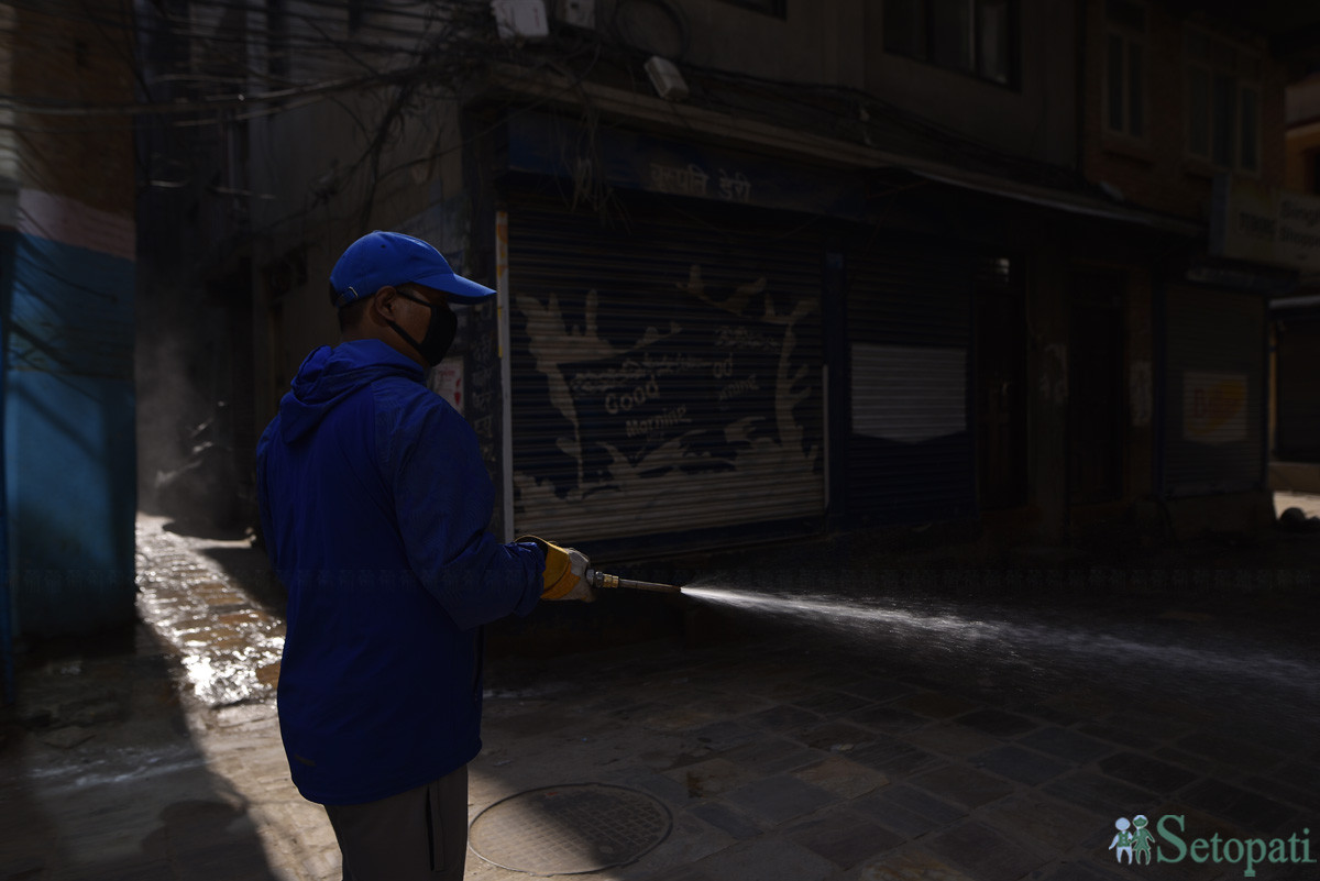 https://raracms.setopati.com/uploads/shares/2020/sujita/spray at kathmandu/Disinfection spraying (1).JPG